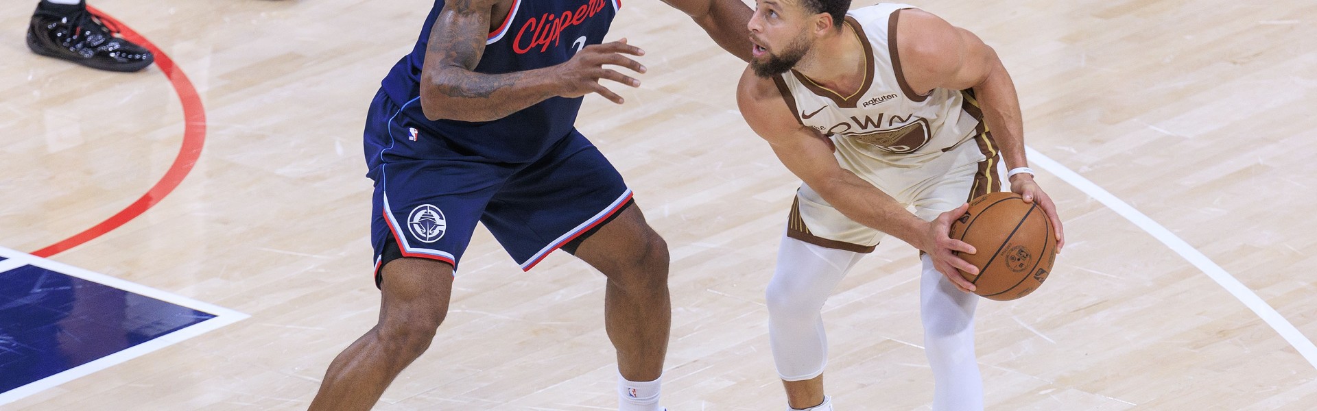 开云官网-附加赛会如何？本赛季常规赛交手战绩：快船3-1勇士