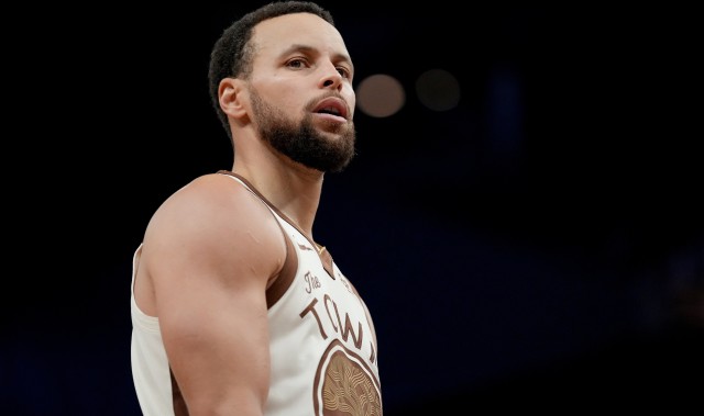 开云APP-库里：我们表现不算失常 只是遭遇太多伤病不得不调整原本预期