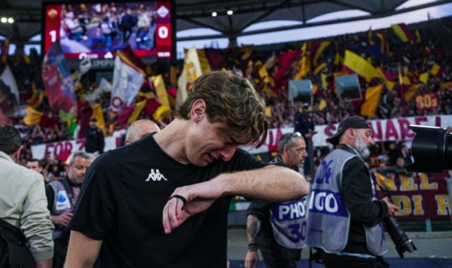 kaiyun.com-卡拉菲奥里：妈妈曾哭着告诉我博维晕倒，我支持他来英国继续踢球