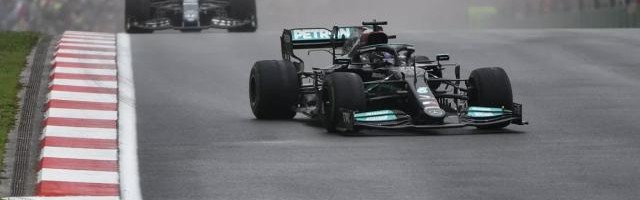 开云APP-汉密尔顿不满车队策略 沃尔夫：不进站有退赛风险